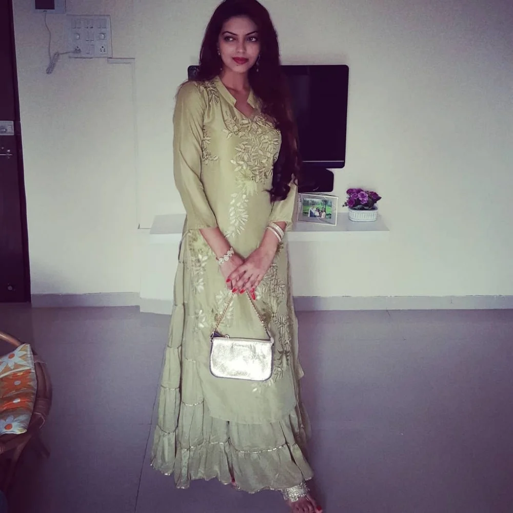 Pista green long one pc gown - Picture 3 of 4